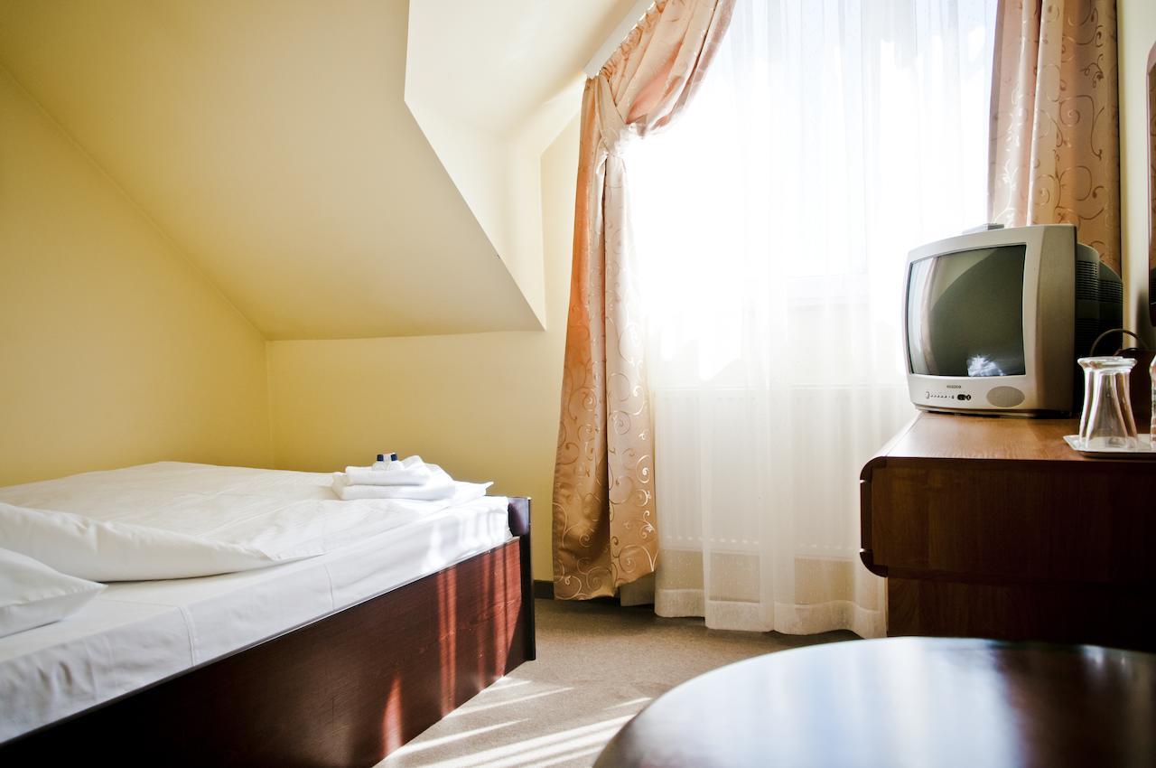 Hotel Olenka Szydlowiec Room photo